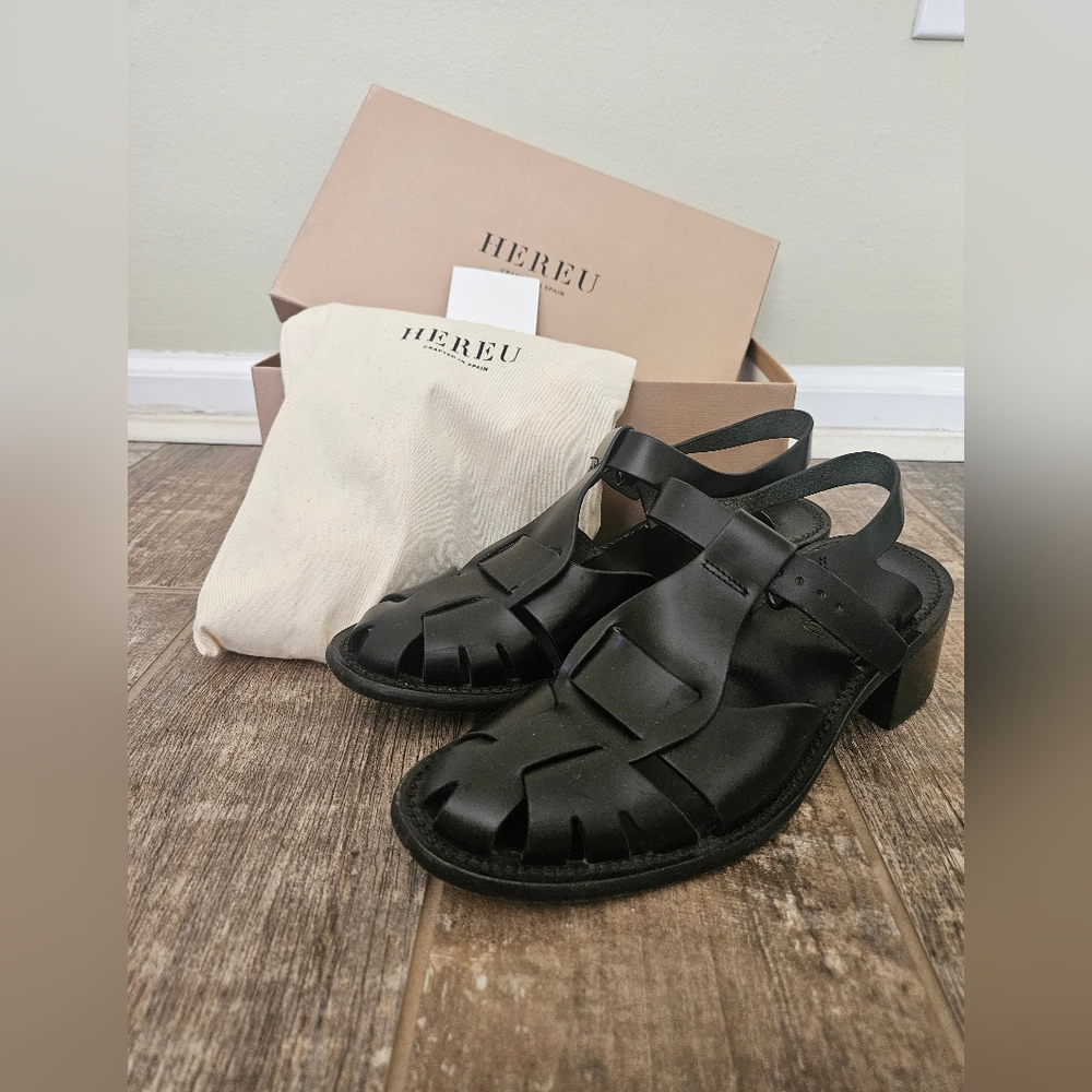 HEREU Pesca Block Heel Fisherman Sandals. Size 38.
